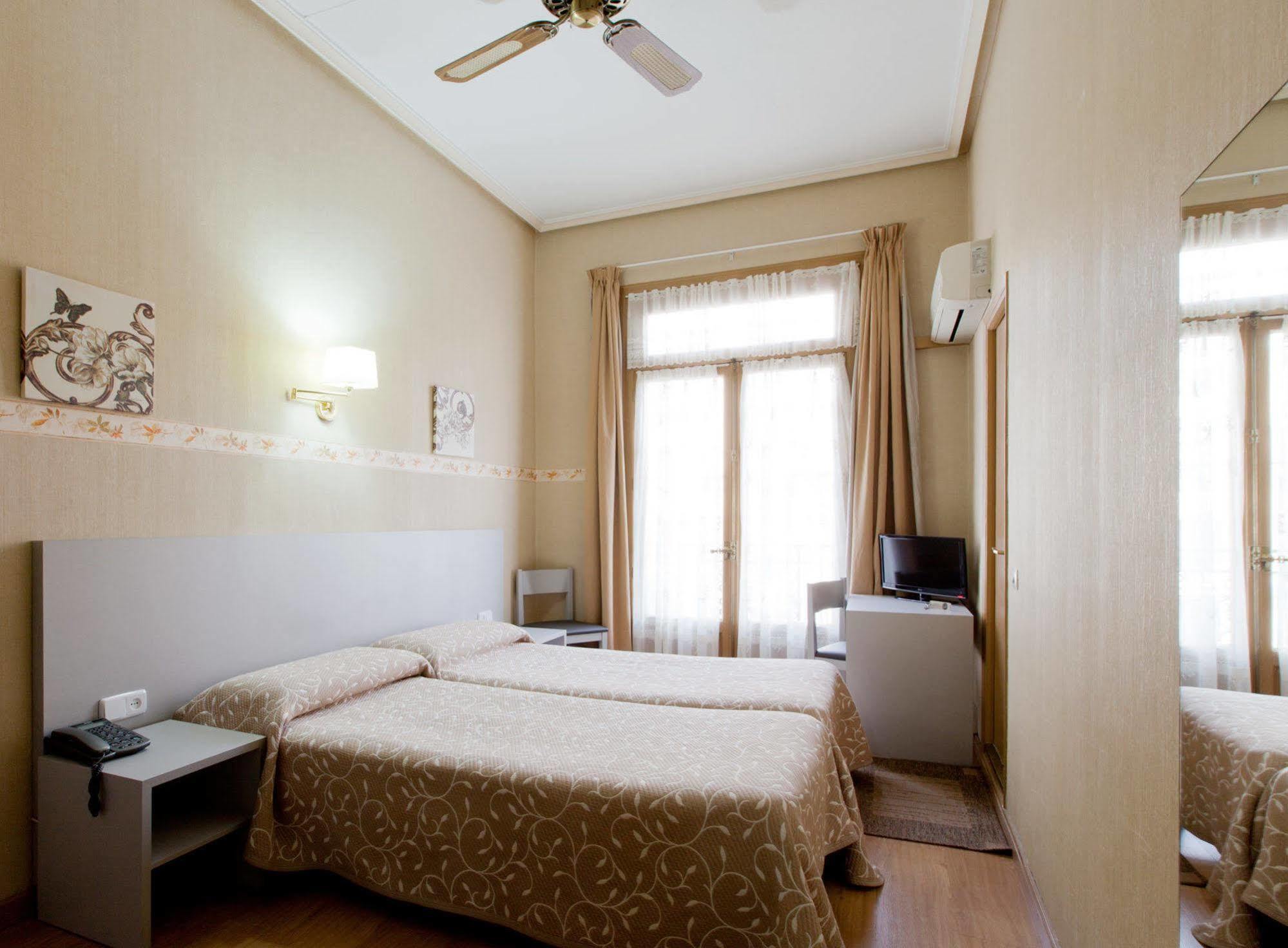 Hostal Andorra مدريد المظهر الخارجي الصورة