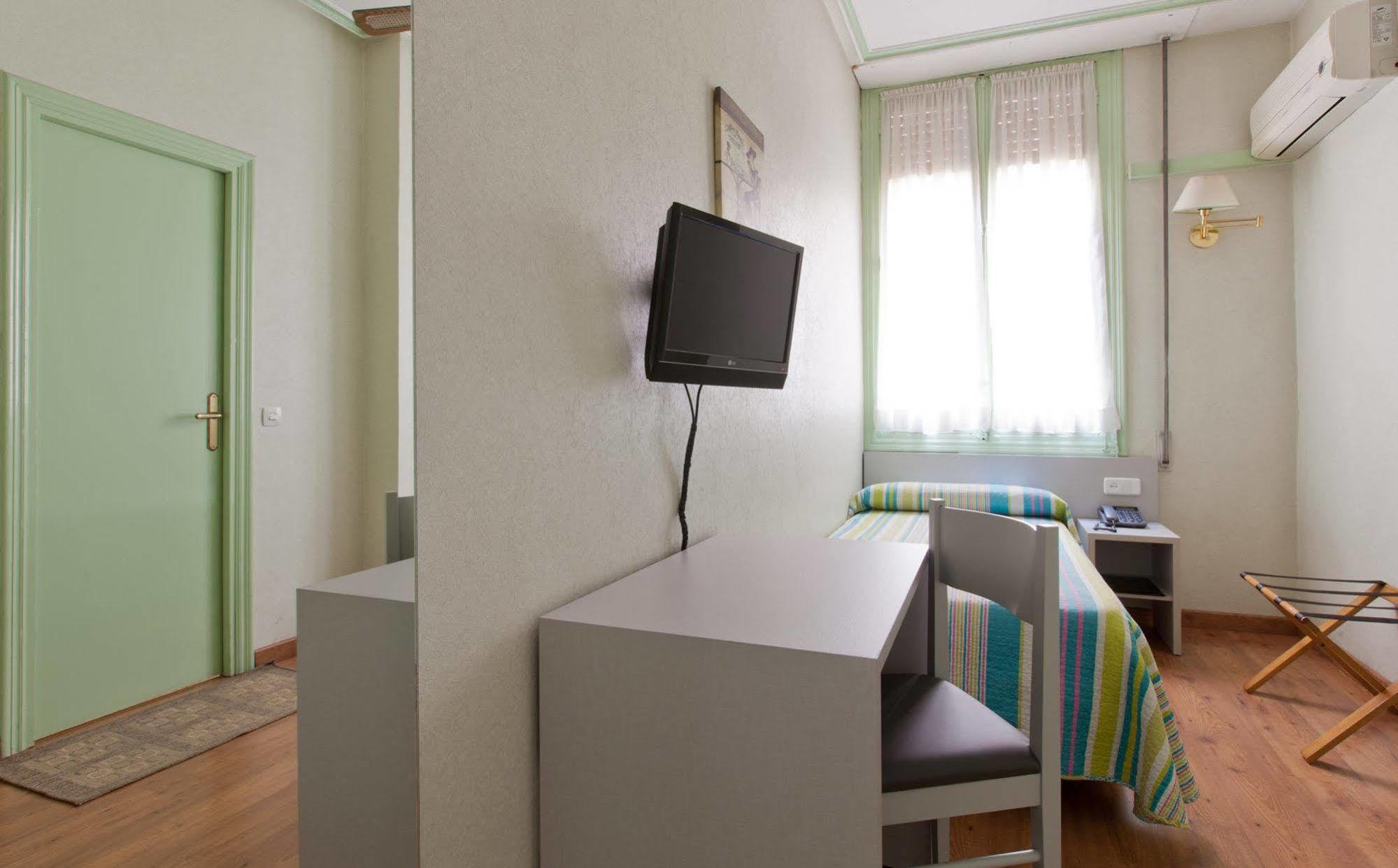 Hostal Andorra مدريد المظهر الخارجي الصورة